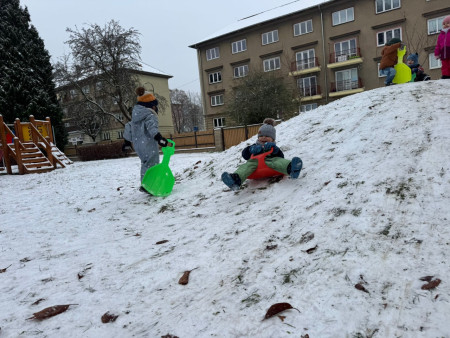 Užíváme si první sníh